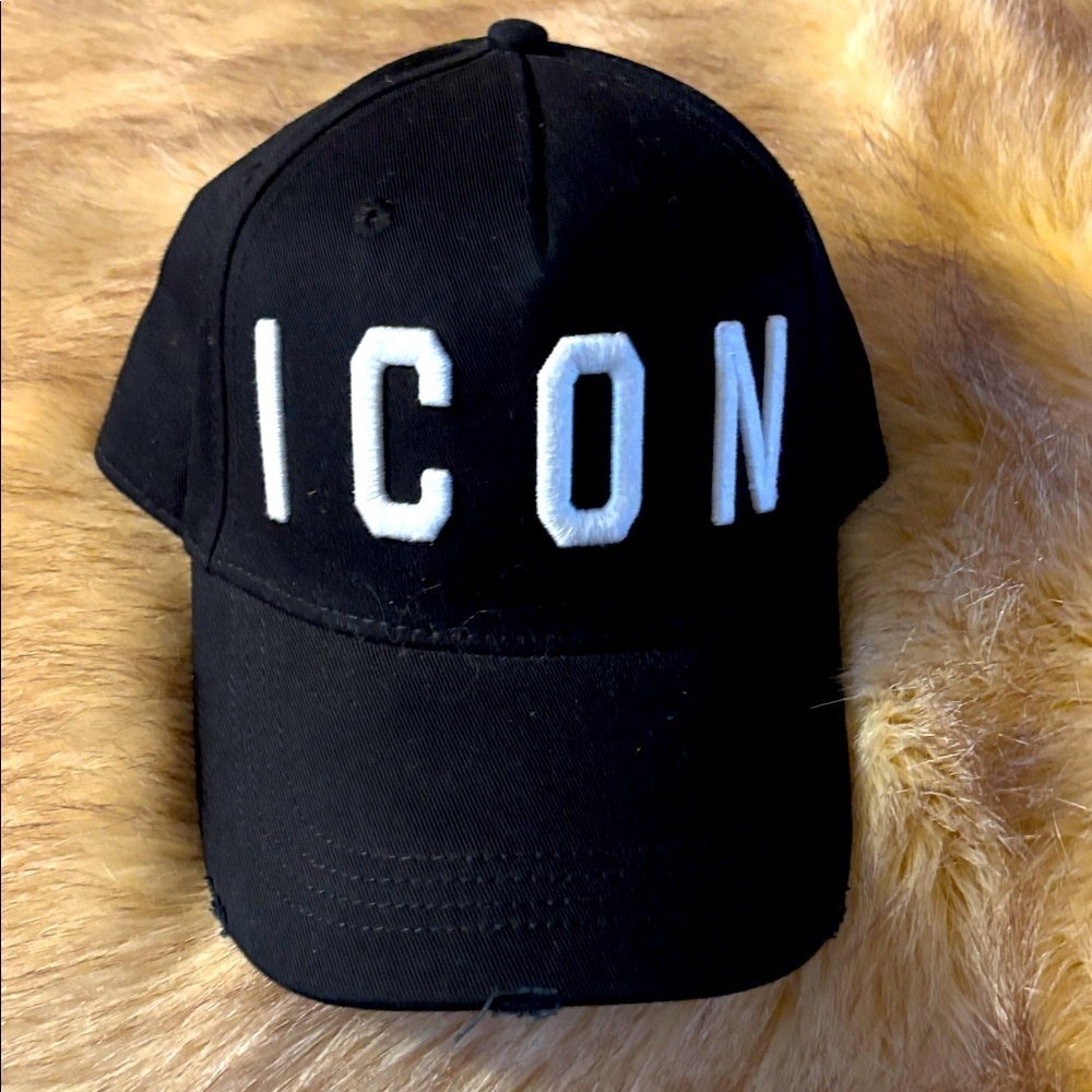 Dsquared2 Icon Logo Embroidered Baseball Cap